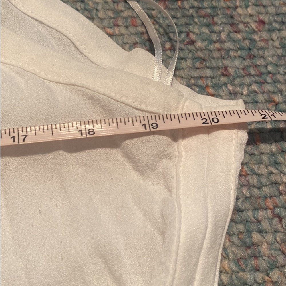 Woman’s X-large off white tank top with embroidery - Picture 4 of 7